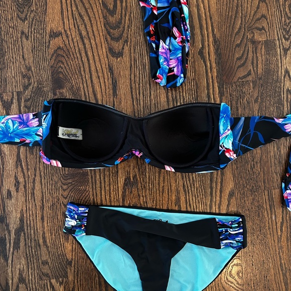 HEAT Bikini Top and Bottom. Two way Bandeau top, four string cross cross bottom. - Picture 3 of 6